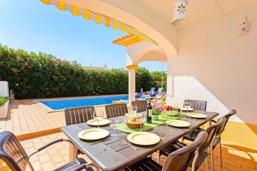Villa White Sands - Private Oasis, Heated Pool, Beaches & Strip Nearby Albufeira Exterior photo